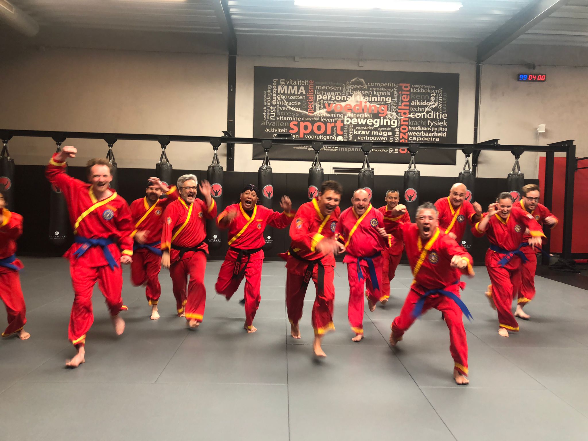 Kom snel eens een proefles volgen in één van onze scholen en leer effectieve zelfverdediging!